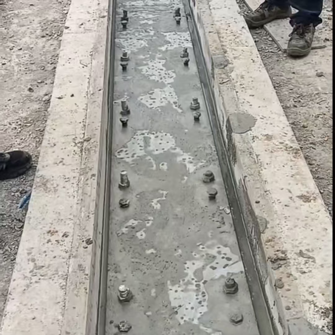 和顺港口码头起重机龙门吊重型机械设备稳固用早强快凝轨道胶泥